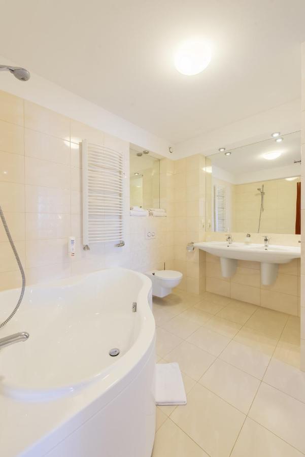 Hotel Centrum Konferencyjno - Bankietowe Rubin 3*